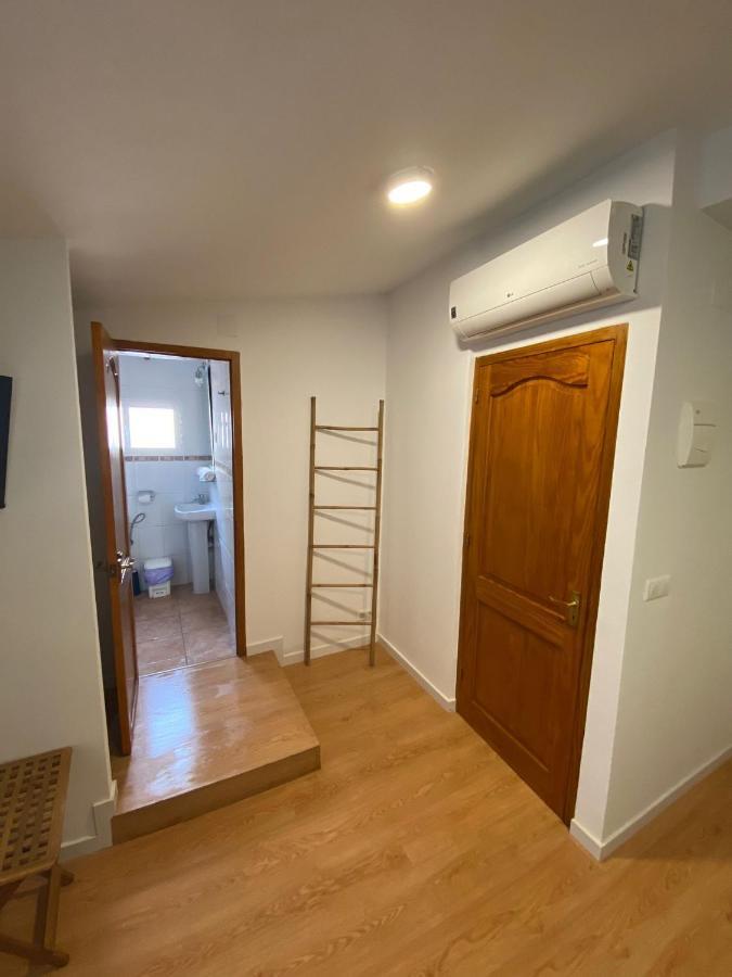 Pension Boutique Anne By Vive La Vila Вилахойоса Екстериор снимка
